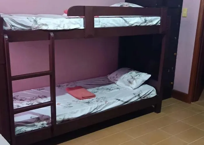Hostel Ch Guest *