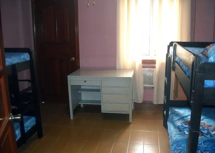 Ch Guest Hostel *