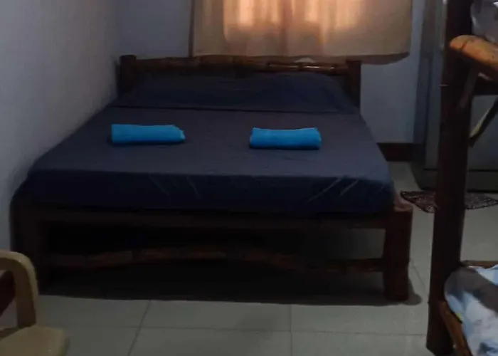 Ch Guest Hostel *